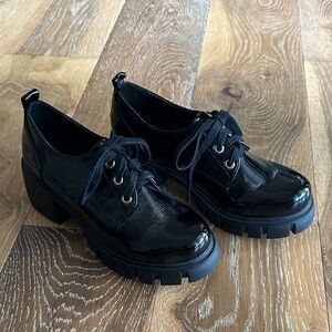 NEW! Black patent leather chunky lace up platform shoes by “Soda”, size 6